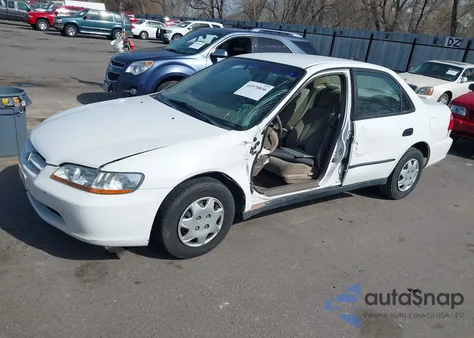 1999 Honda Accord Dx из США, поврежденный, VIN 1HGCF8546XA021544
